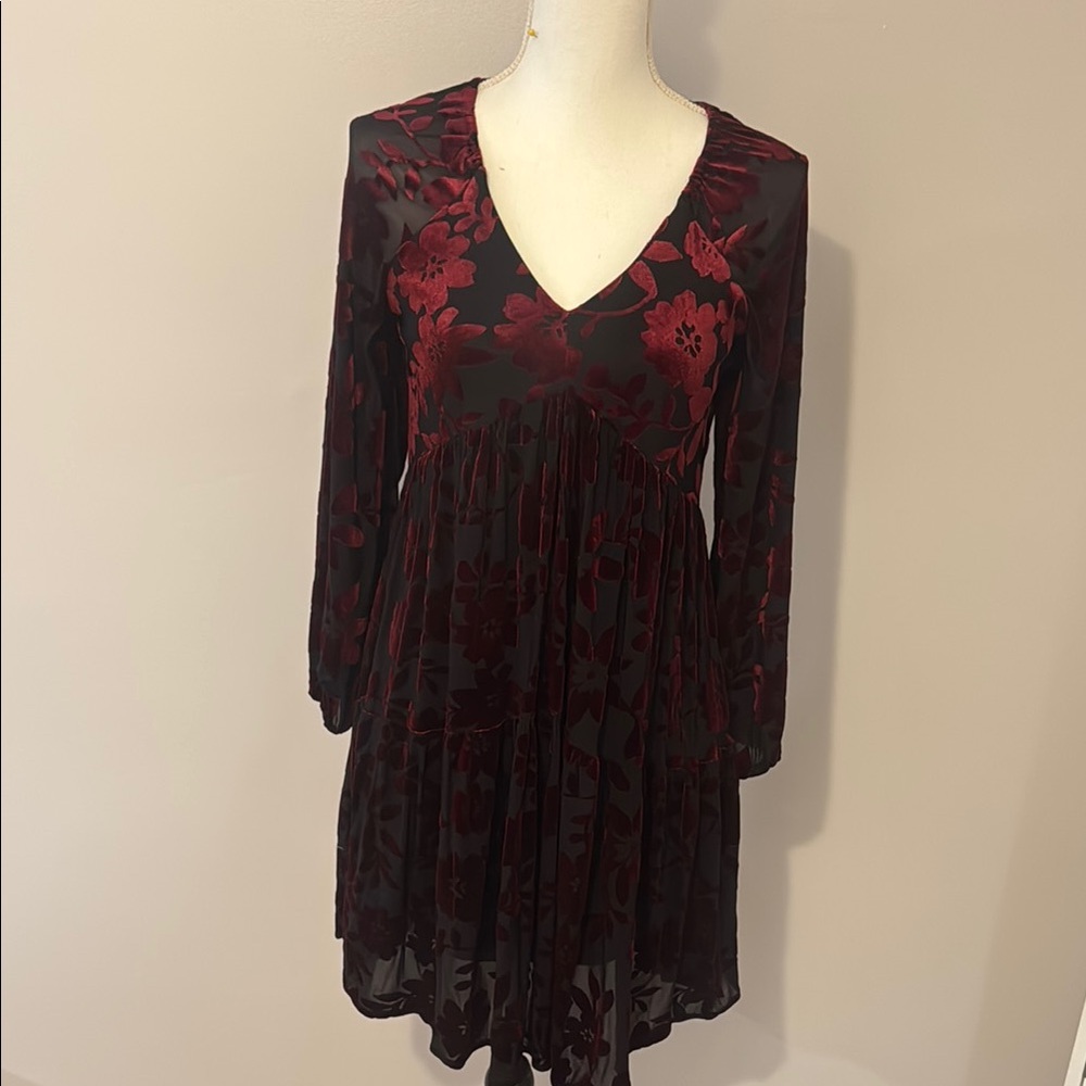 Elegant Floral V-Neck Dress